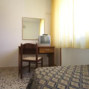 Santa Gilla 2*, Cagliari Italia